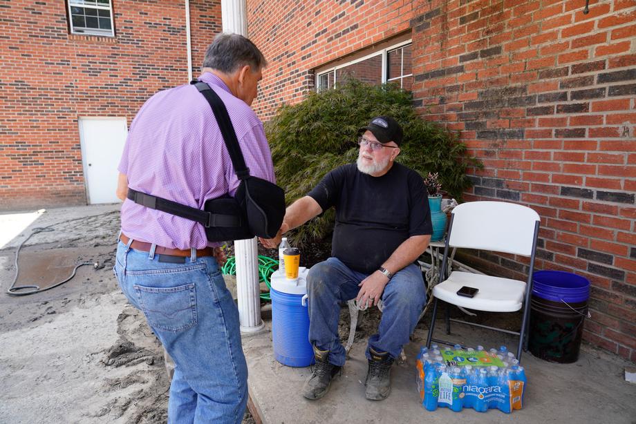 Manchin Visits Fayette, Kanawha County Communities Impacted by Flooding