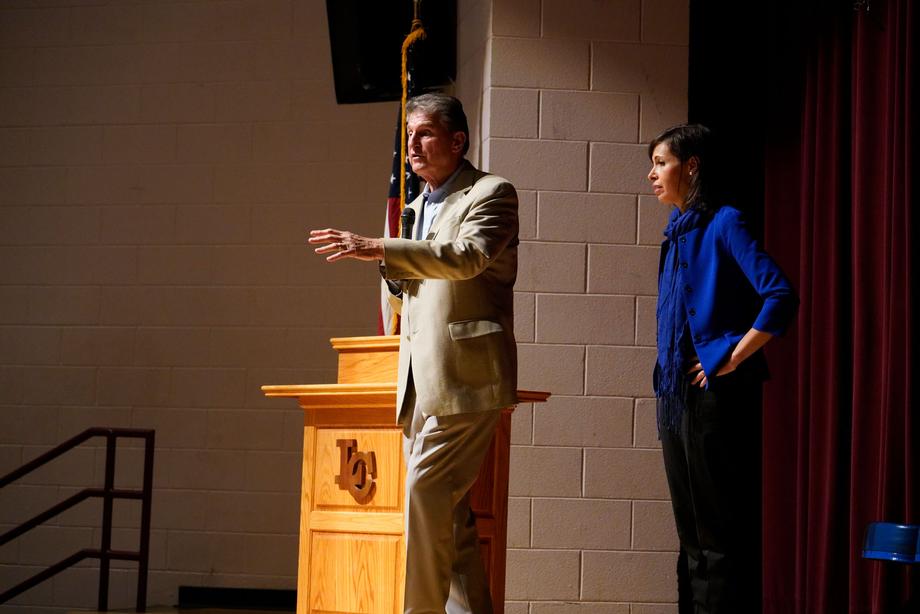 Sen. Manchin and FCC Commissioner Jessica Rosenworcel host a Broadband Mobile Connectivity town hall at Lewis County High School.
